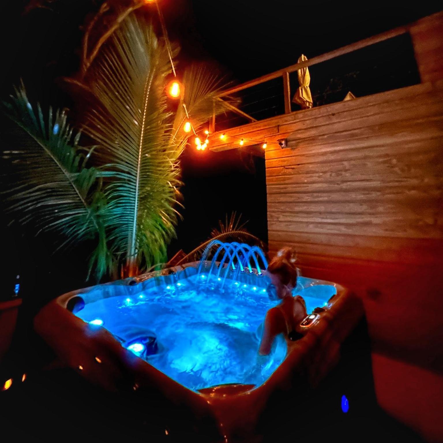 Blue Whale Villa Calibishie Esterno foto